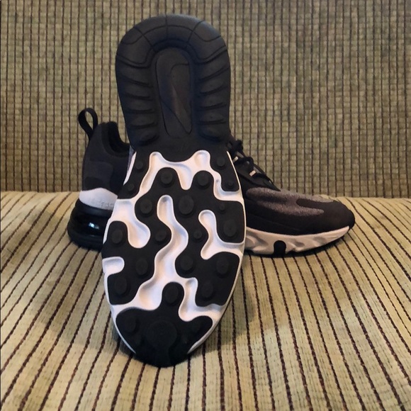 Never worn Nike air react - Picture 3 of 3